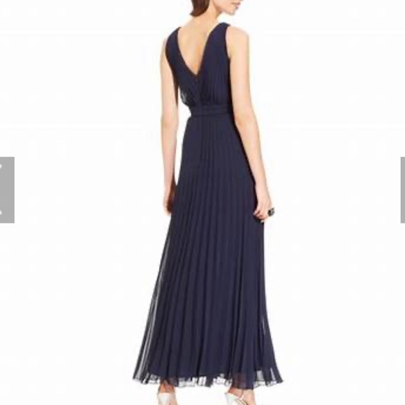 Xscape formal dress navy blue pleated sleeveless straps beading size 14 wedding - Picture 2 of 14